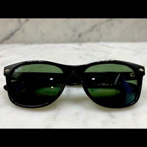 Ray Ban RB2132 “New Wayfarer”